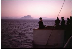 4 Entren till Medelhavet Gibraltarklippan en tidig morgon.jpg
